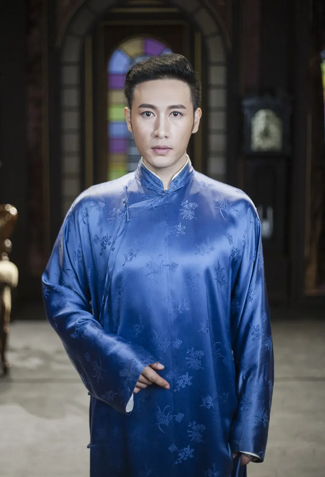 周蘩漪:37岁,周朴园之妻.