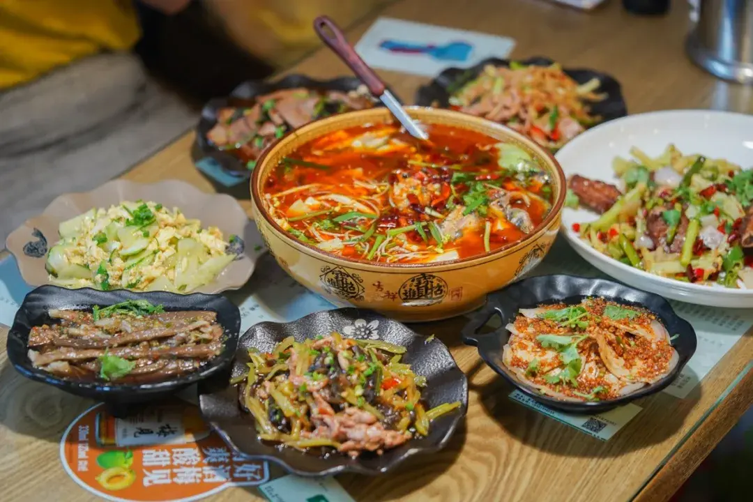 表面上是个小面馆其实私房川菜做得地道极了