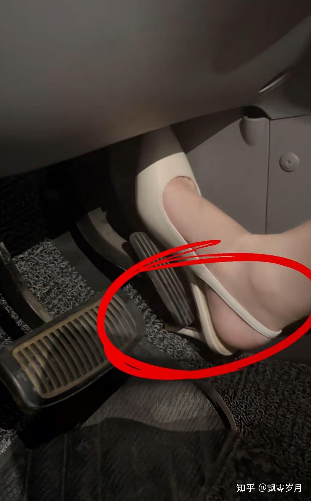 穿高跟鞋开车的风险是什么