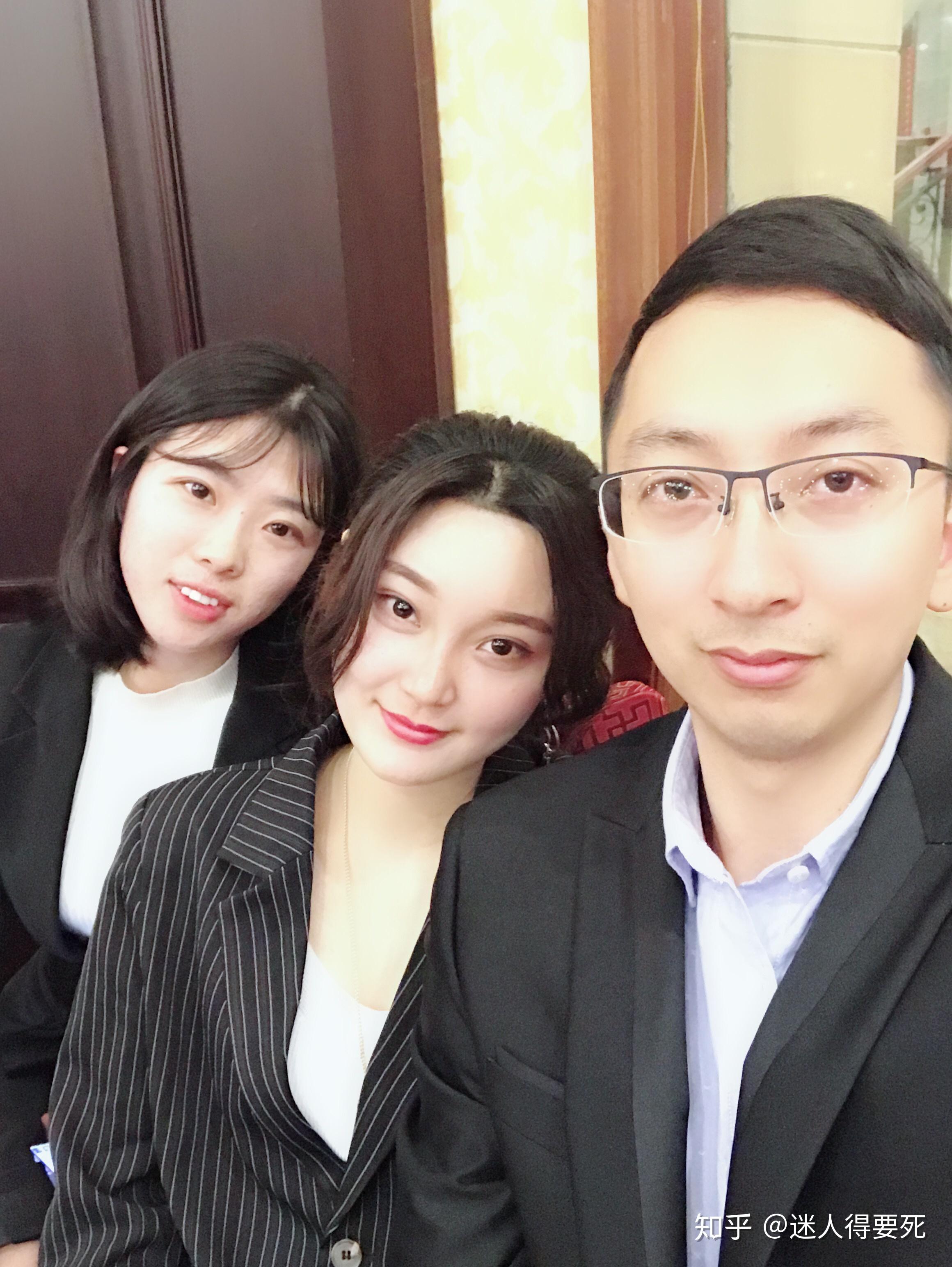 适合二十几岁的男\/女生穿的西装有哪些?