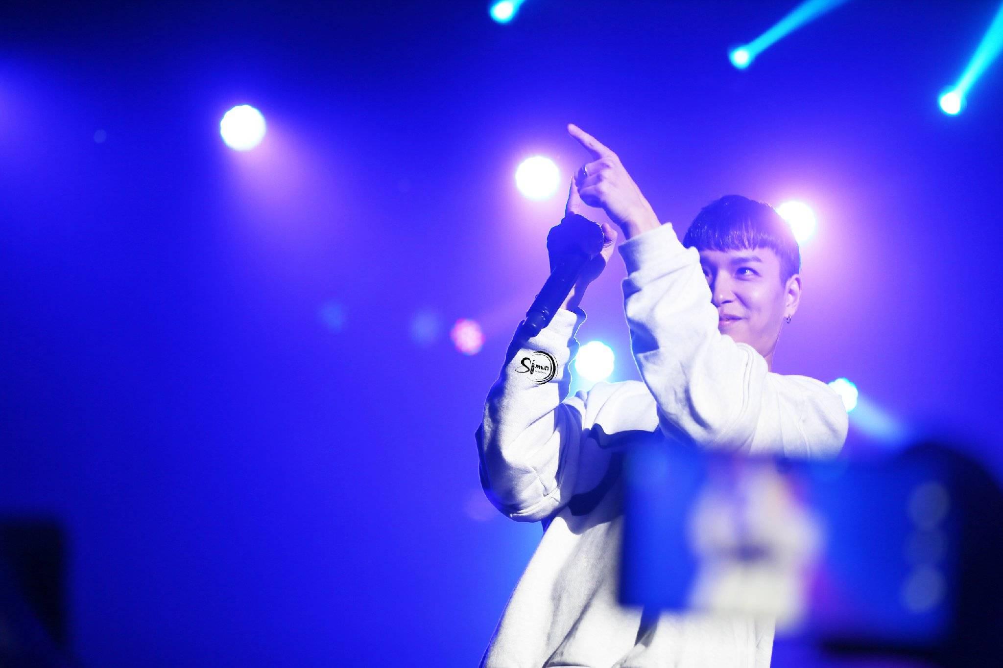 如何评价aomg艺人simond?