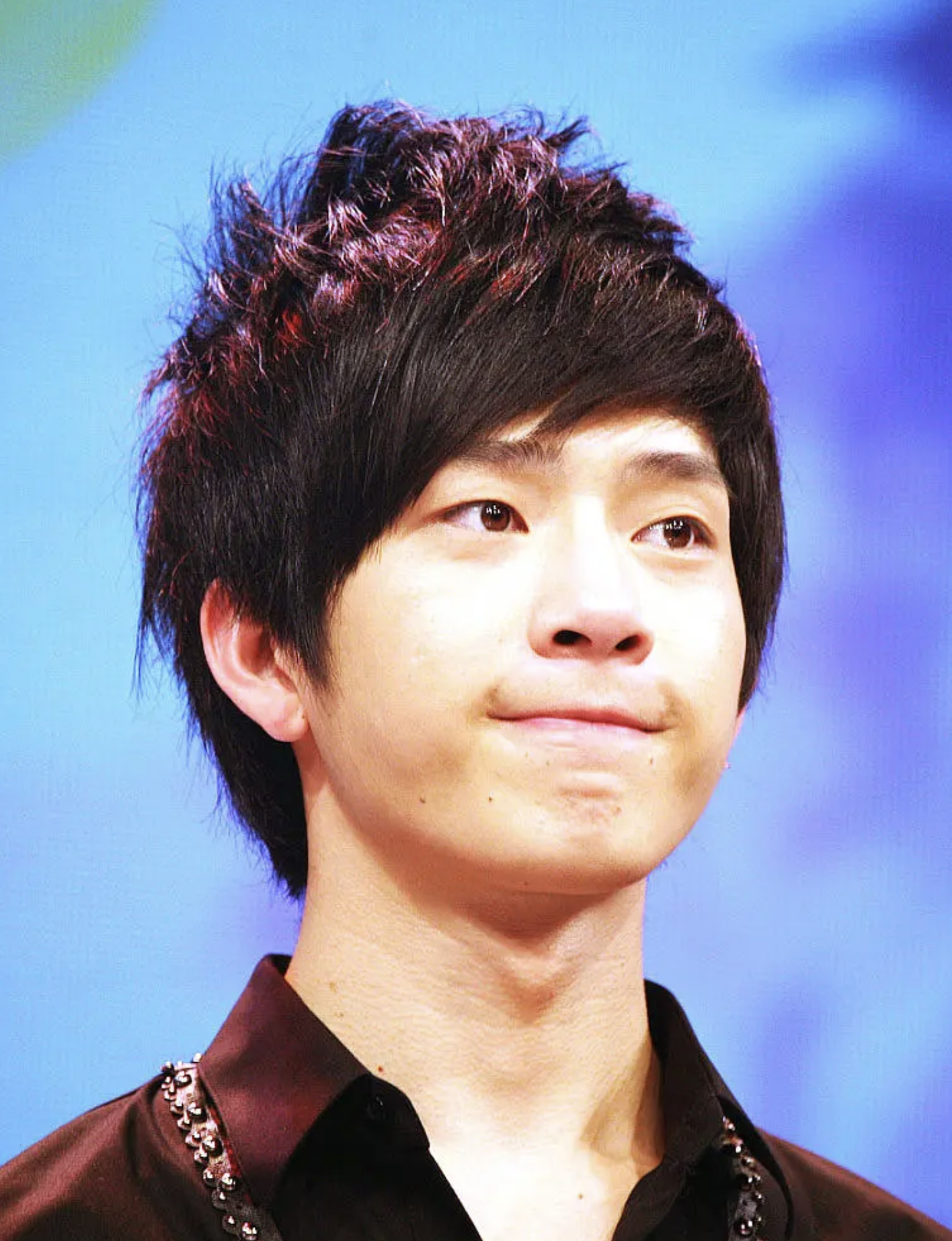 井柏然的童年有多悲惨? - 知乎