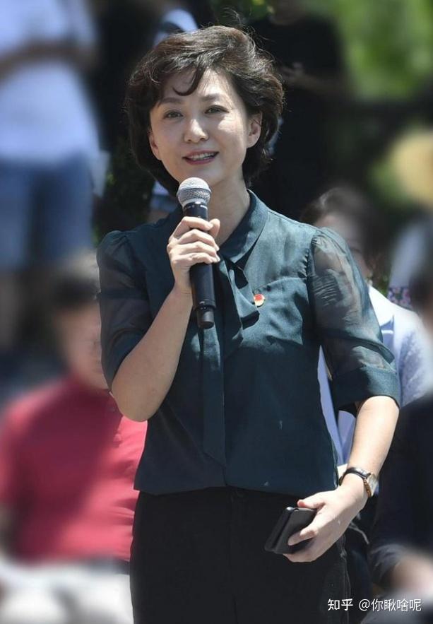 央视主持人海霞我这辈子最正确的决定就是为科学家丈夫生女儿