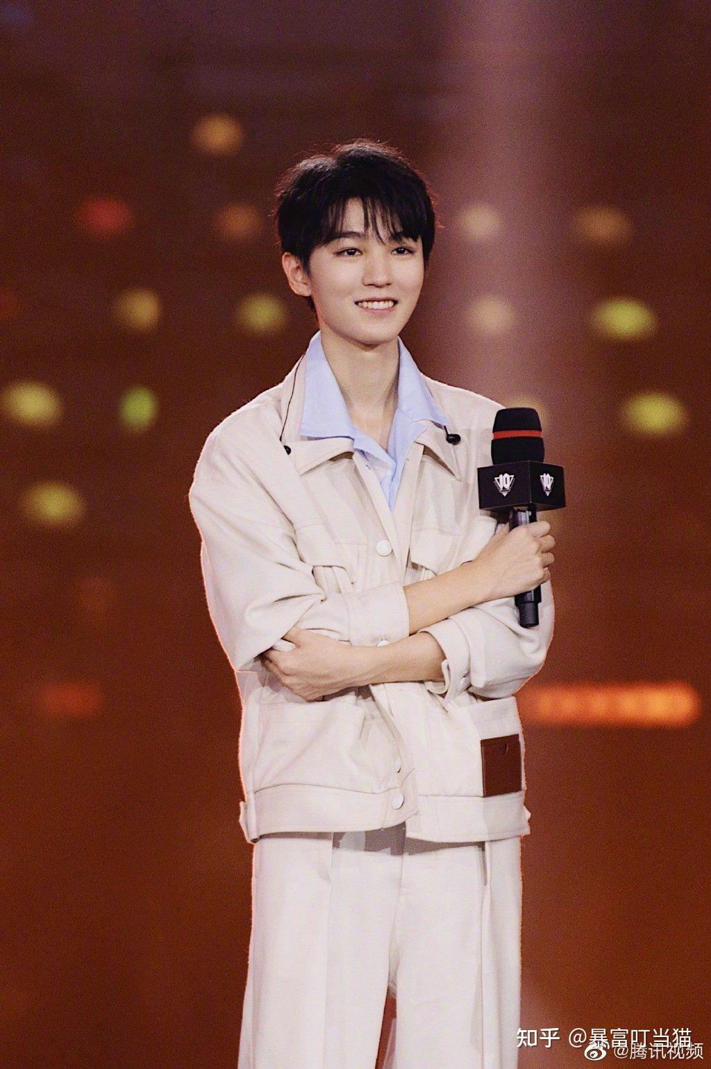 如何评价王俊凯在英雄联盟十周年庆典上的表现? - 知乎