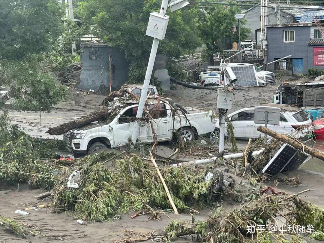 我在北京7.31特大暴雨中，经历了山洪爆发、落石砸车、痛失朋友… - 知乎