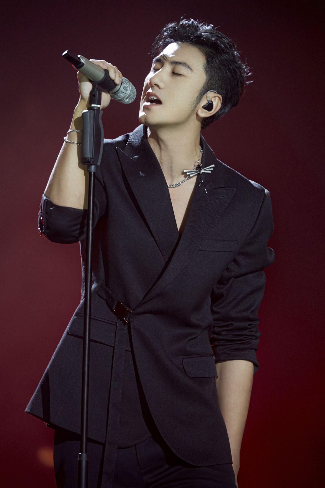 国内年轻一代有比较有阳刚之气的男明星吗? - 知乎