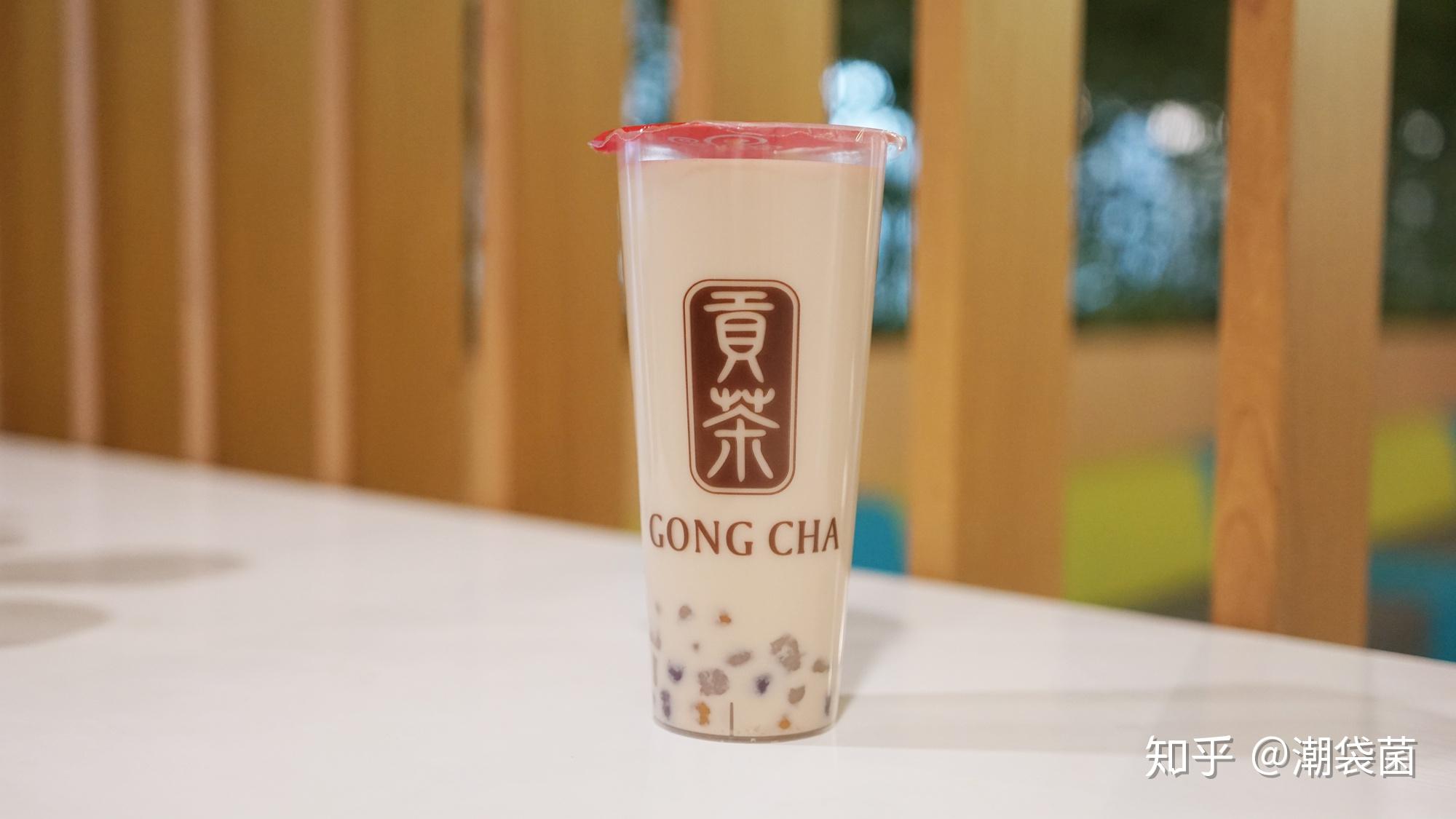 贡茶-芋圆鲜奶红茶第一家是贡茶的芋圆奶茶,选了红茶口味的,他还有