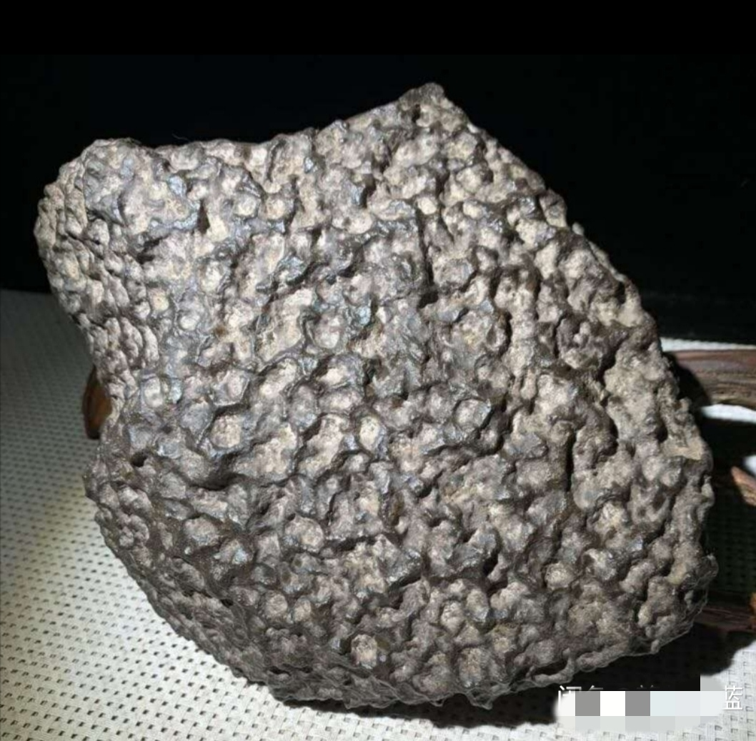 什么是橄榄陨石,石质橄榄陨石,橄榄陨石怎么形成的_大山谷图库