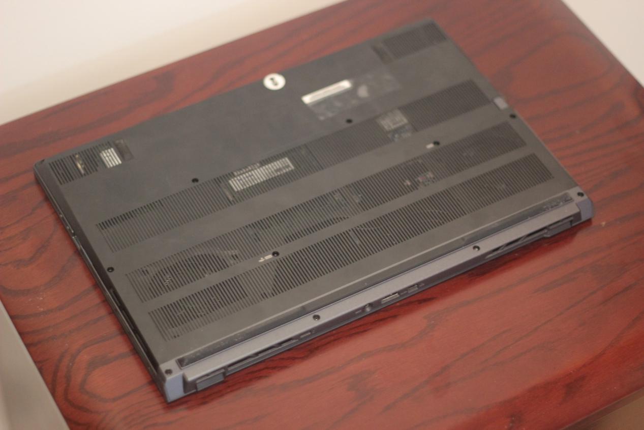 雷神911p1评测高端轻薄游戏本迎来新战将