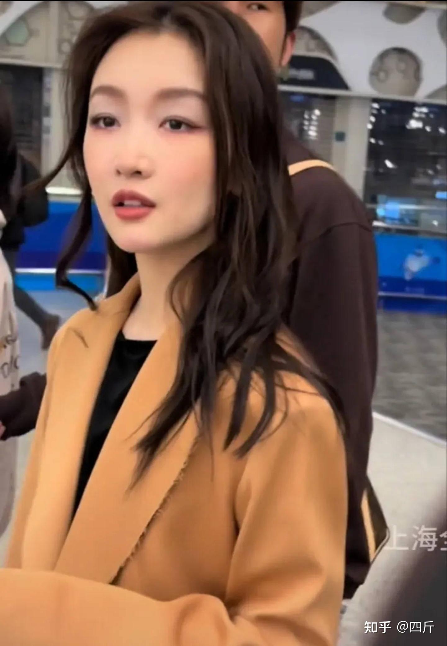 周冬雨和葛优在第36届金鸡奖的尬词对白是有意安排的还是掉了链子