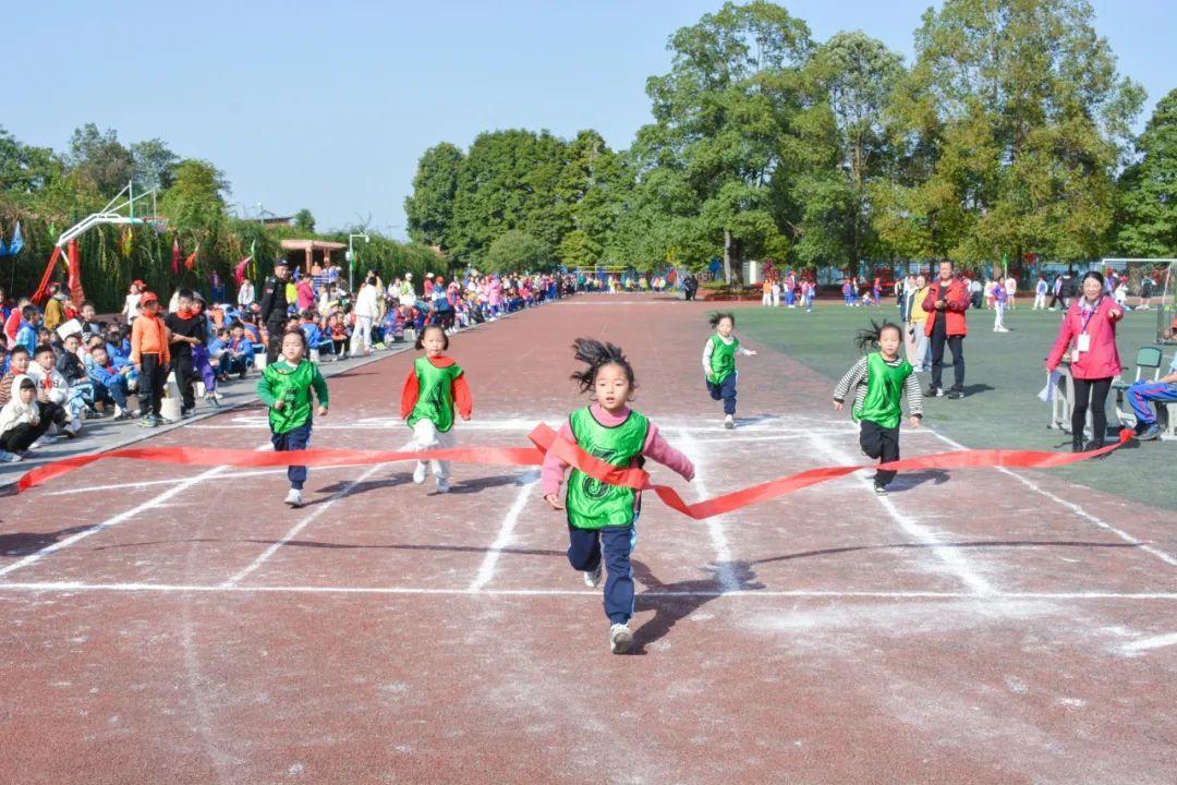 金桥小学体育节赛场,燃!燃!燃!
