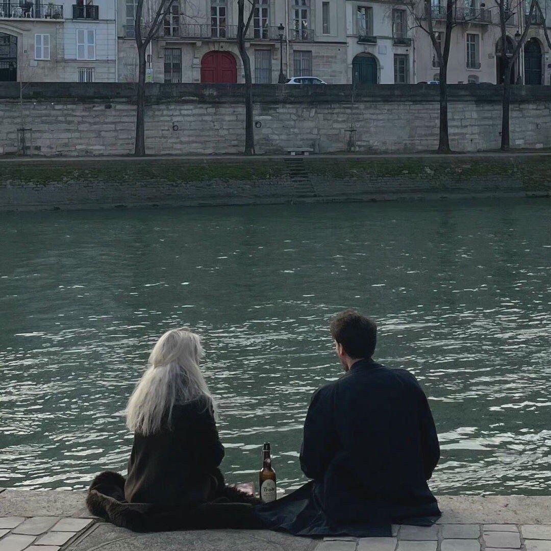 有没有朋友圈情侣背景图呐