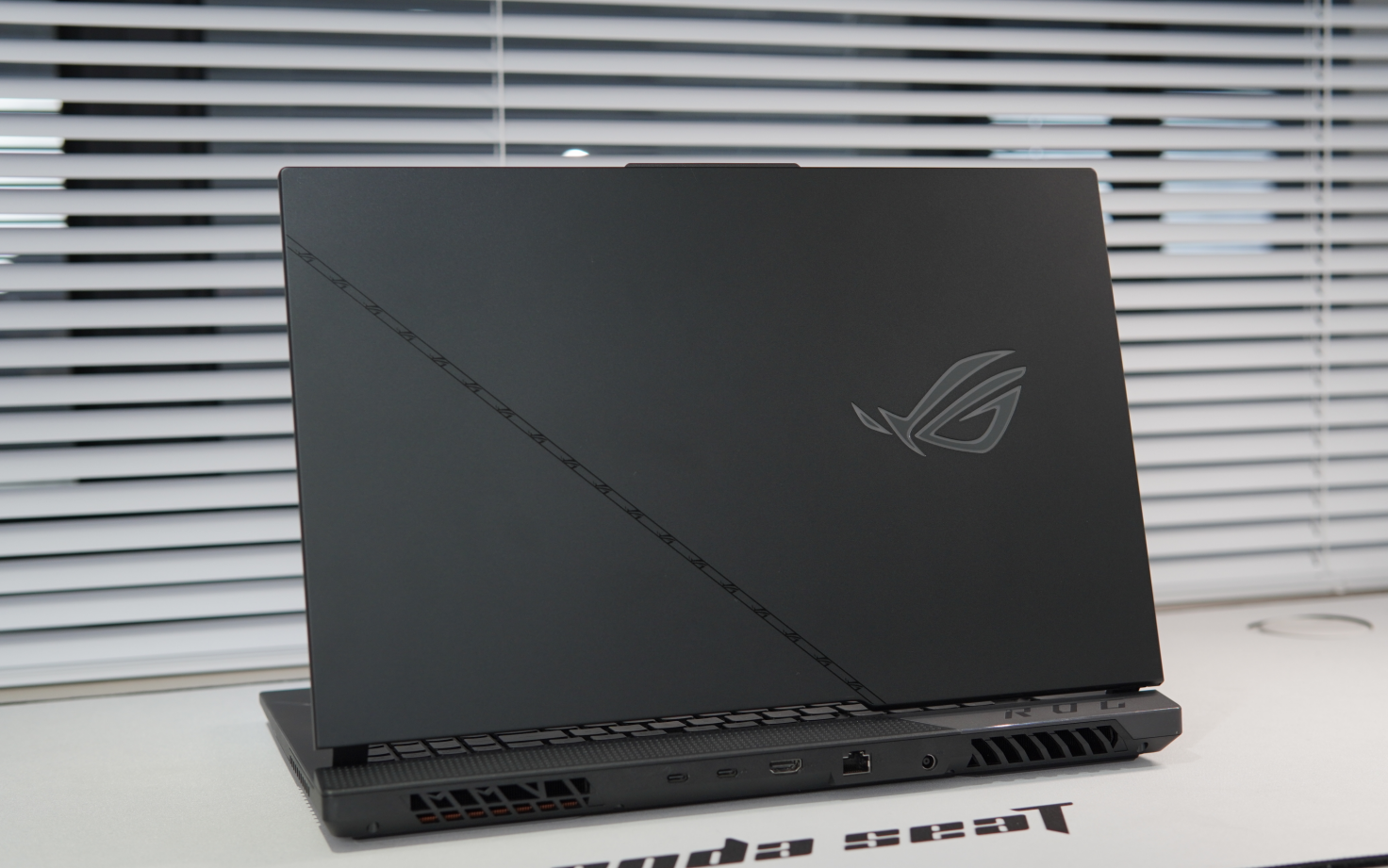 AMD笔记本：ROG 魔霸7 Plus 超能版
