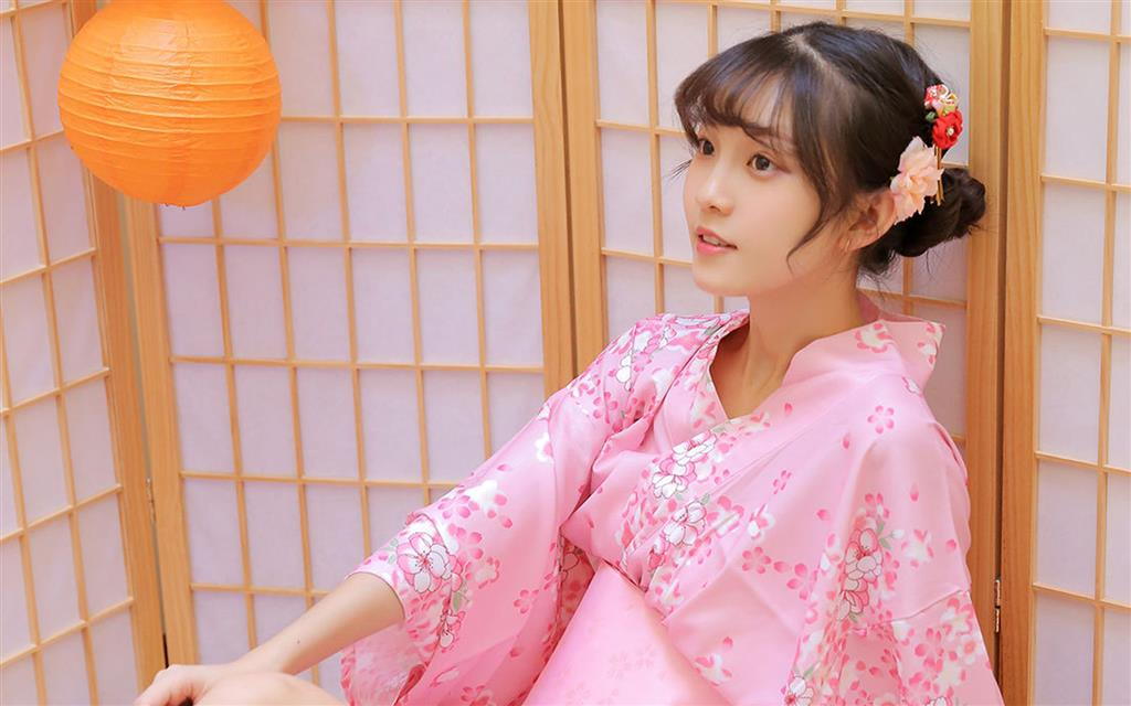 高清壁纸:约拍一位日本和服小姐姐,她甜美的笑容把摄影师小哥哥迷魔怔