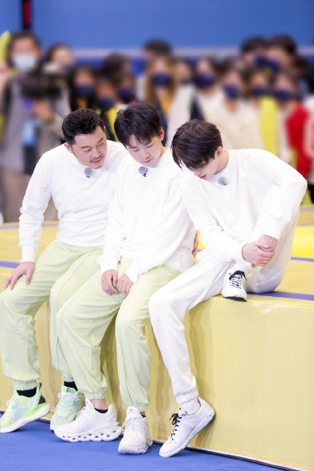 最新一期奔跑吧里蔡徐坤和郭麒麟关系是不是生疏了很多