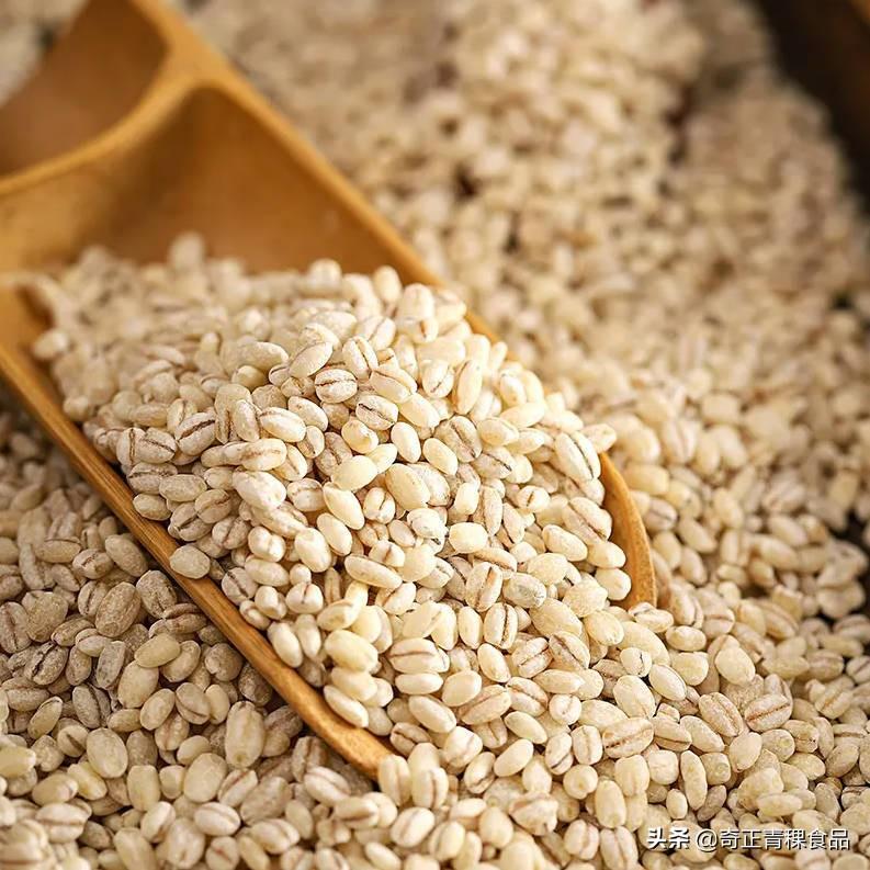 青稞,是大麦中的一种,又被称为裸大麦,元麦,米大麦,主要产自西藏,青海