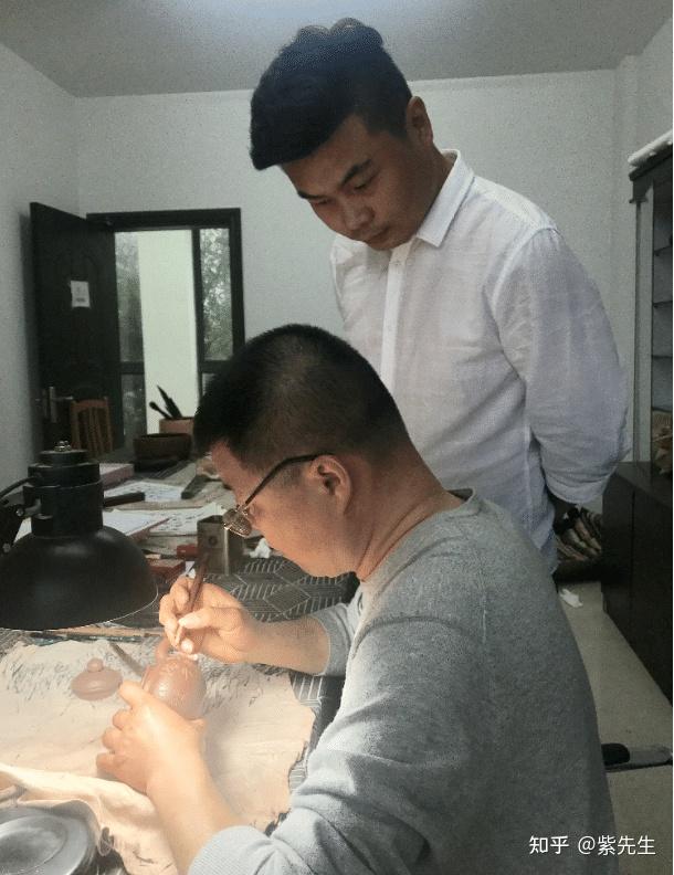 精于技巧于工紫先生眼中的何忍群老师