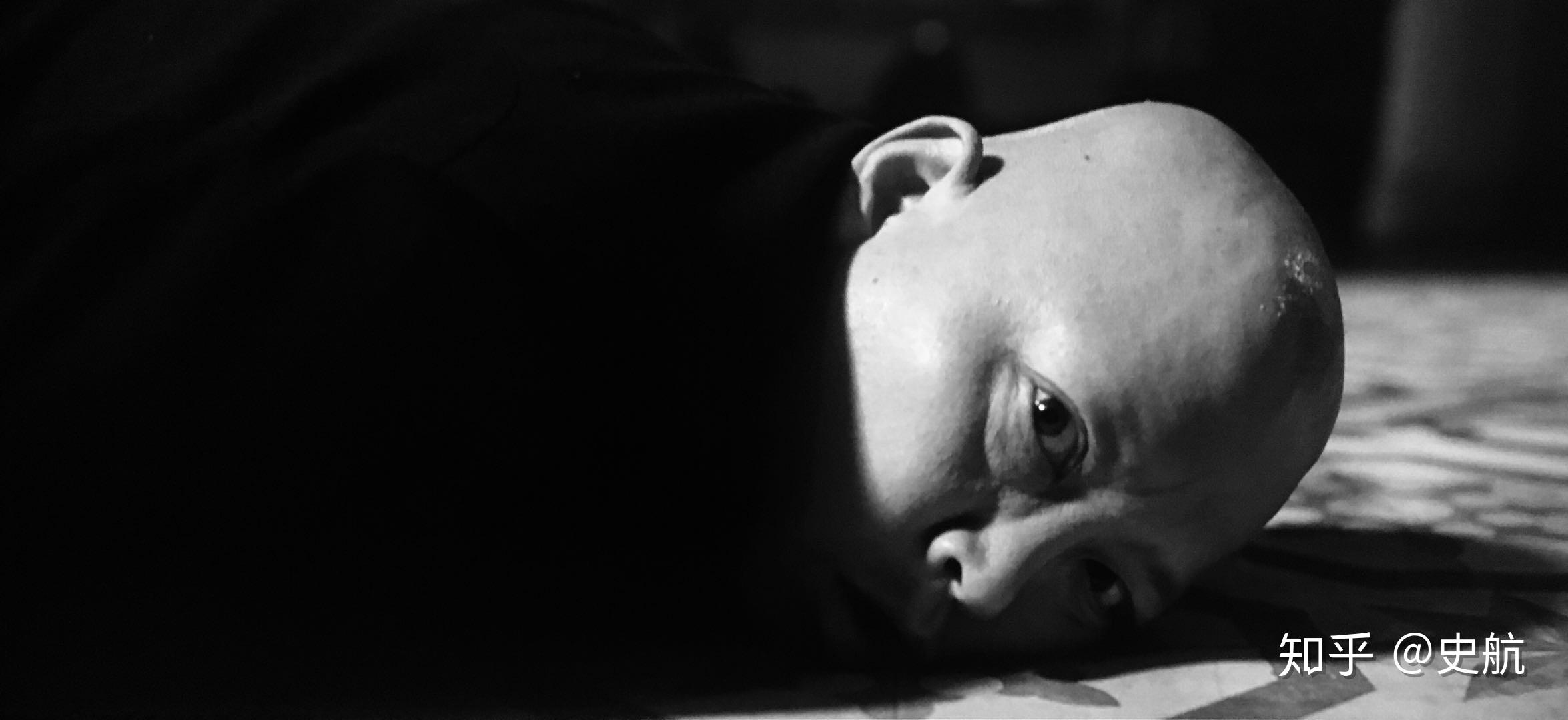 如何评价邪不压正中影评人鹦鹉史航饰演的影评人潘悦然潘公公