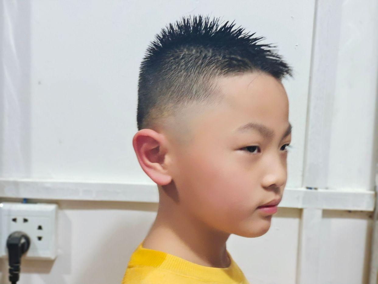 6～8岁小帅哥发型简单图片
