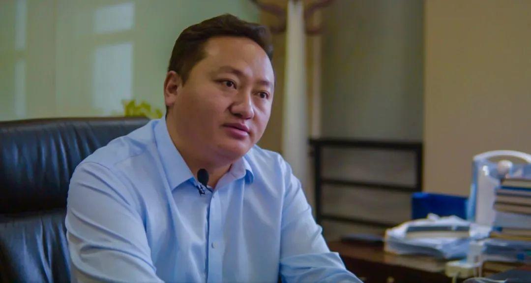 格勒巴桑格勒巴桑是地球第三极的董事长,他本科毕业于清华大学,从