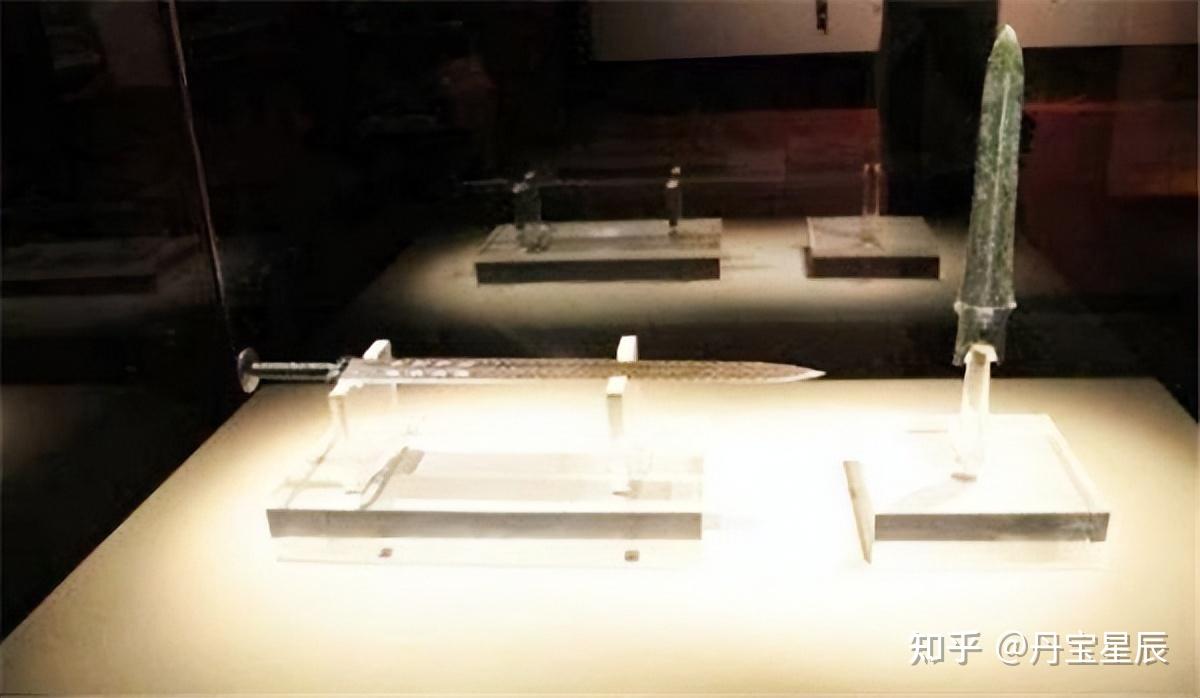 古墓发现千年古剑，刚出土就“滴血认主”，现代科技无法复制 - 知乎