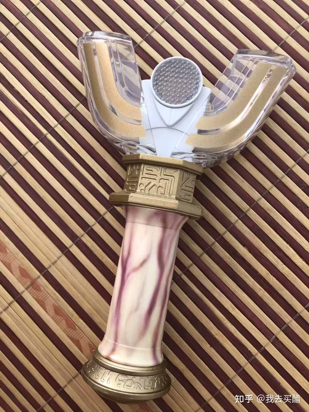 如何评价《迪迦奥特曼》中神光棒的形象设计? - 知乎