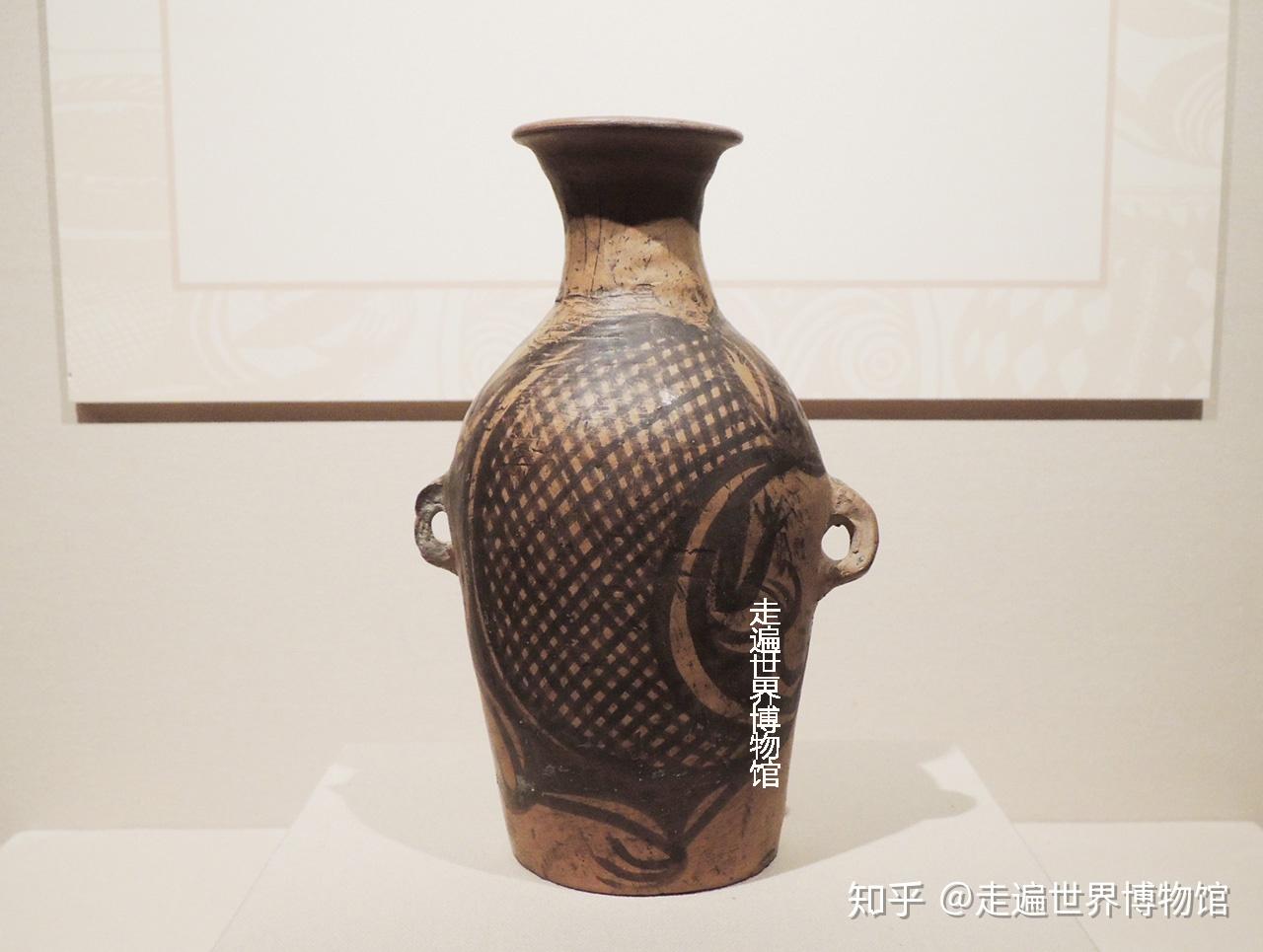 壺　魚紋瓶 一个至今未解的绘画之谜：这条鱼是怎么画在陶瓶上的？ - 知乎
