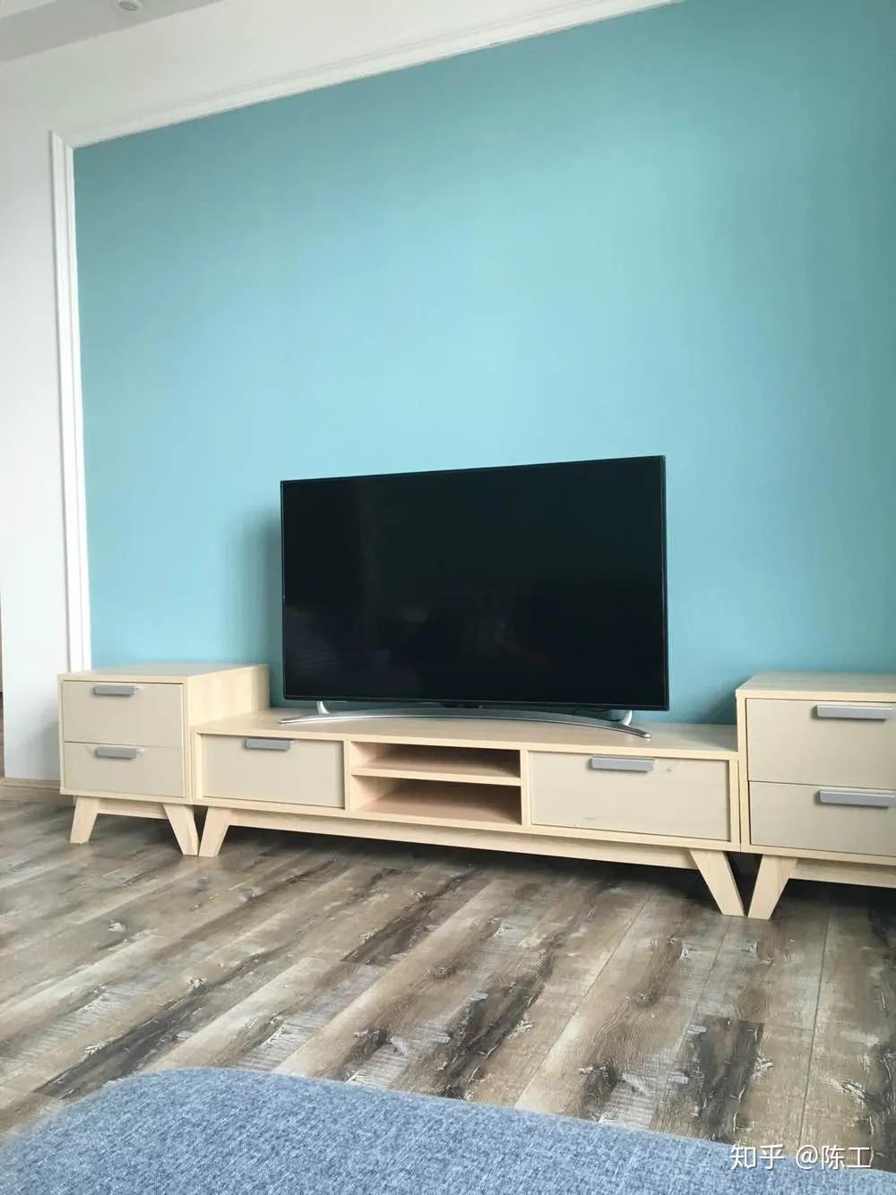 通体白墙刷什么颜色电视墙比较好看