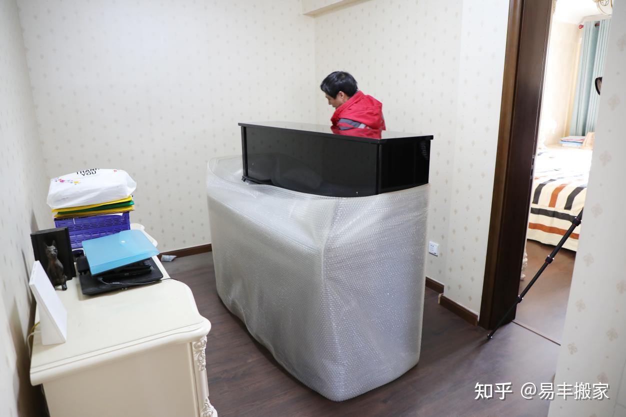 钢琴搬运