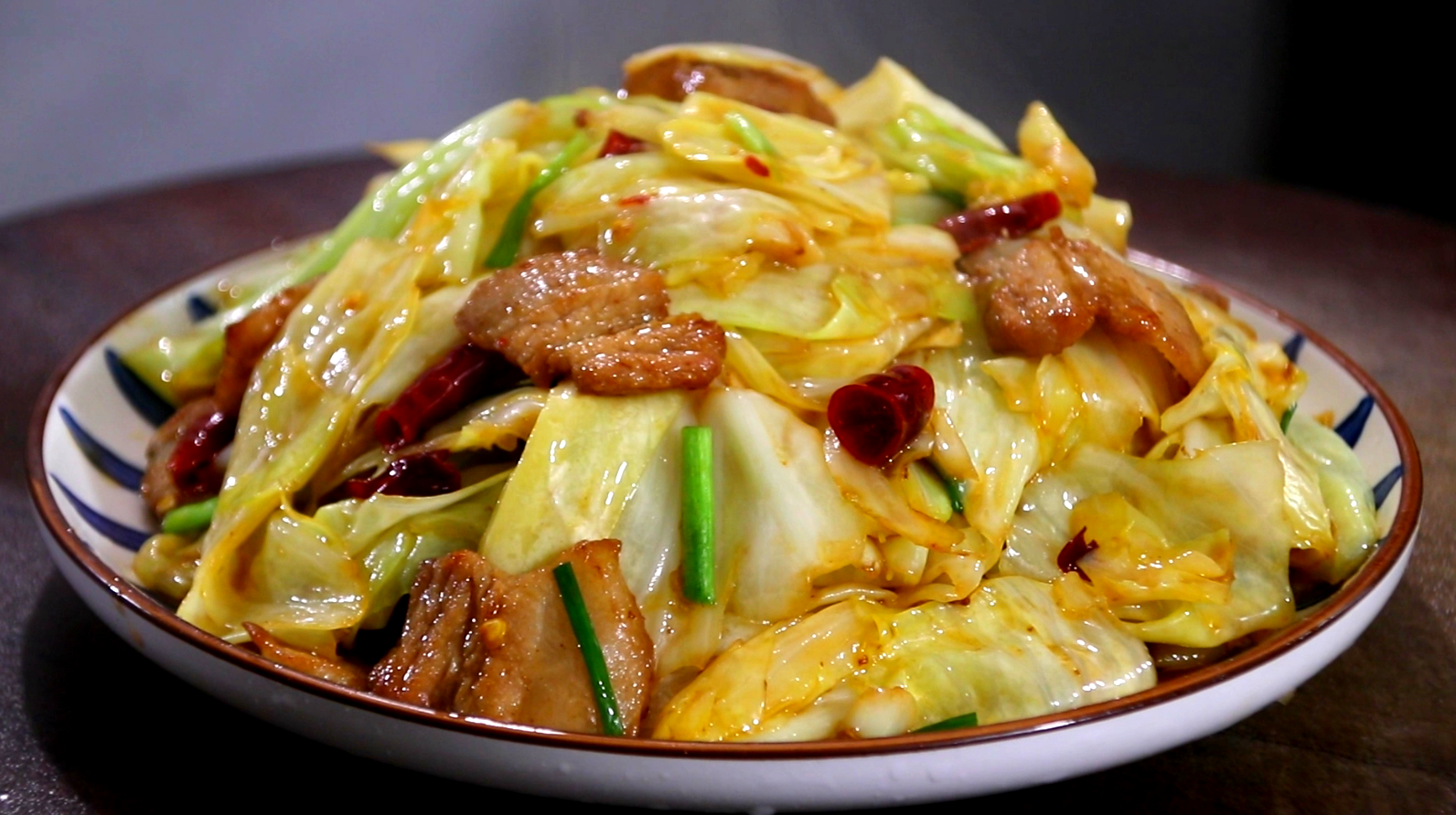 白菜炖豆腐时先炒白菜还是先炖豆腐教你正确做法太香了