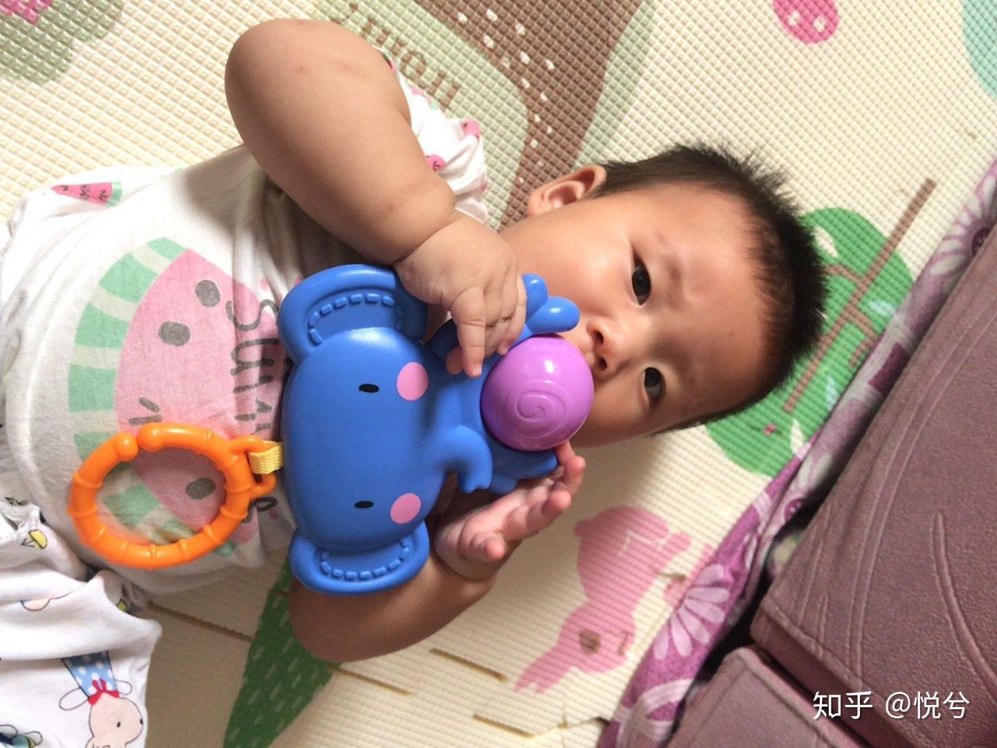 8个月宝宝适合玩什么玩具 v2-dc217020409607b4b131761245cb15fa_r.jpg