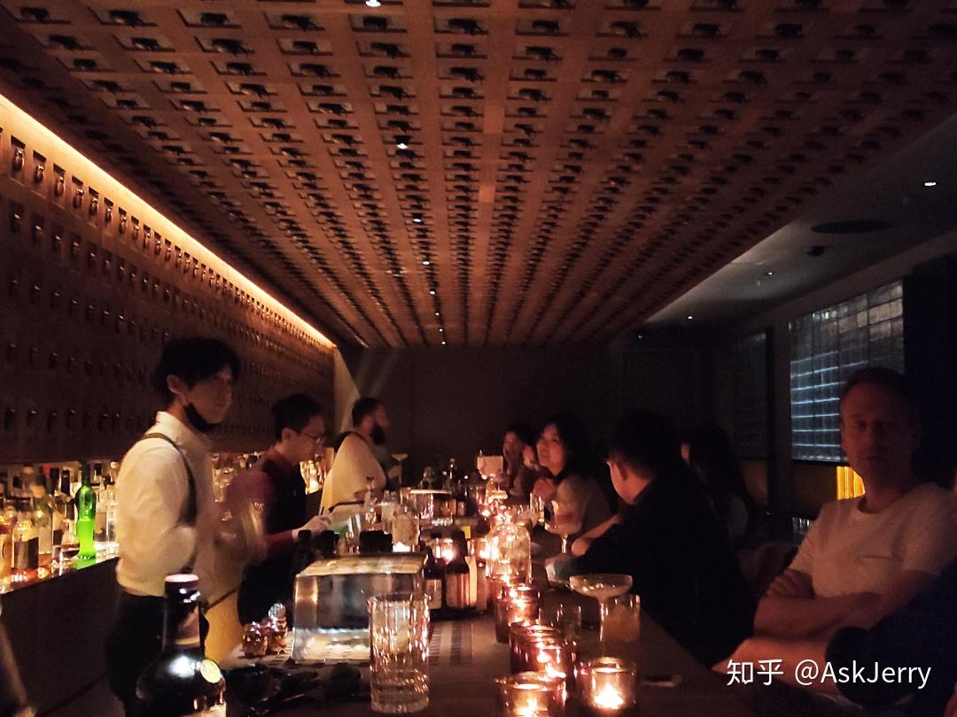 请问女生在社交中点什么鸡尾酒会显得自己非常有逼格但又不会让人看