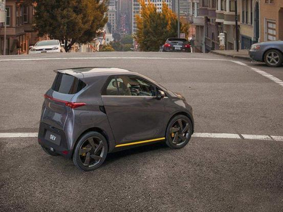 公司起步运营时,主打产品是一款名为sev的两人城市短途新能源车.