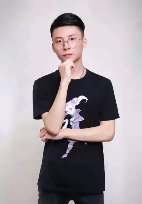 斗鱼天才棋手阿涛试玩掌上网咖手机玩云顶之弈真香