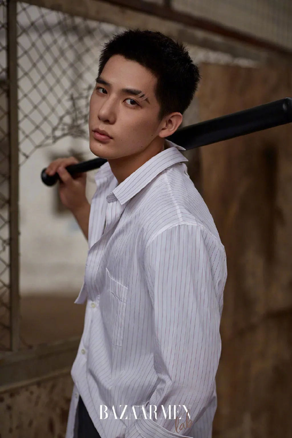 剑眉星目,含情脉脉的桃花眼,爱心唇看着就好好吻~看什么姜潮的席城,这