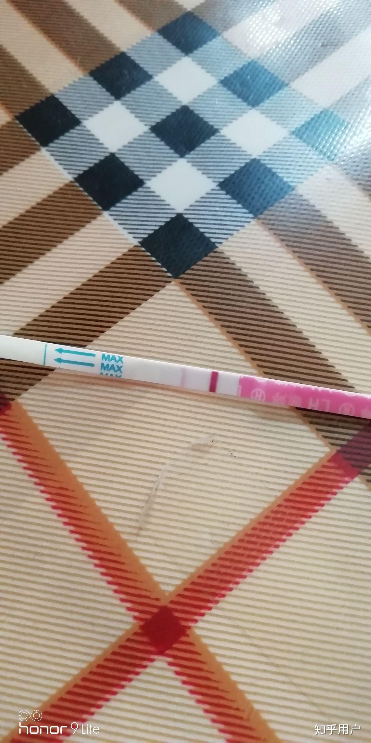 验孕棒上一条杠很明显一条很浅是怀孕了吗