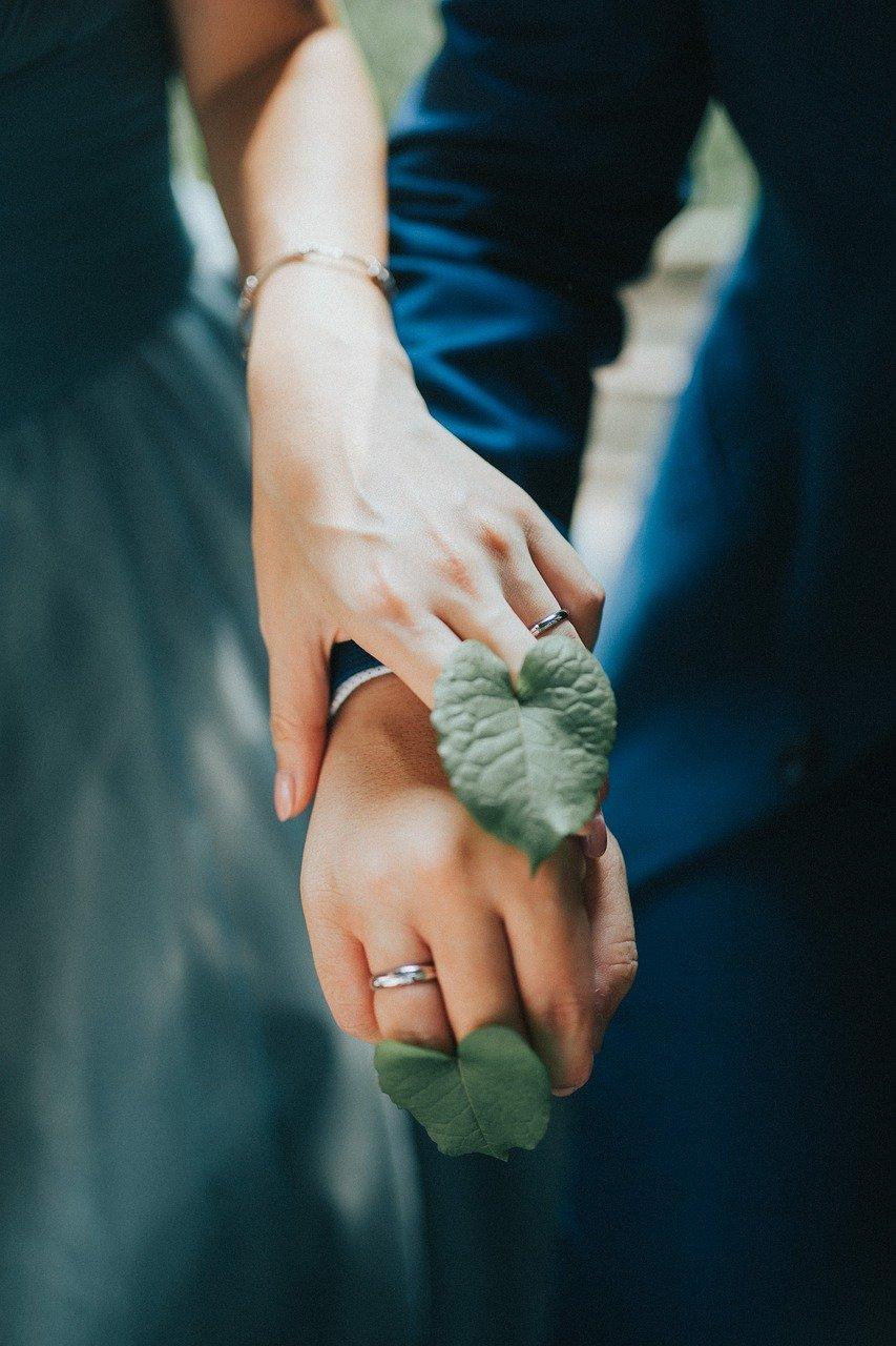 4. 专业椅背设计