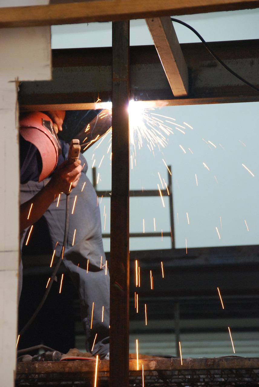 2. 五金工艺精湛