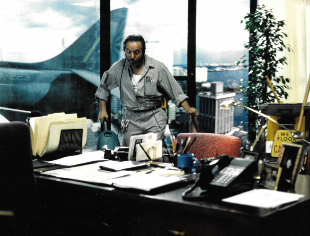 真实的谎言》30周年：90年代烧掉1亿美元，画面吊打当今特效（独家专访） - 知乎