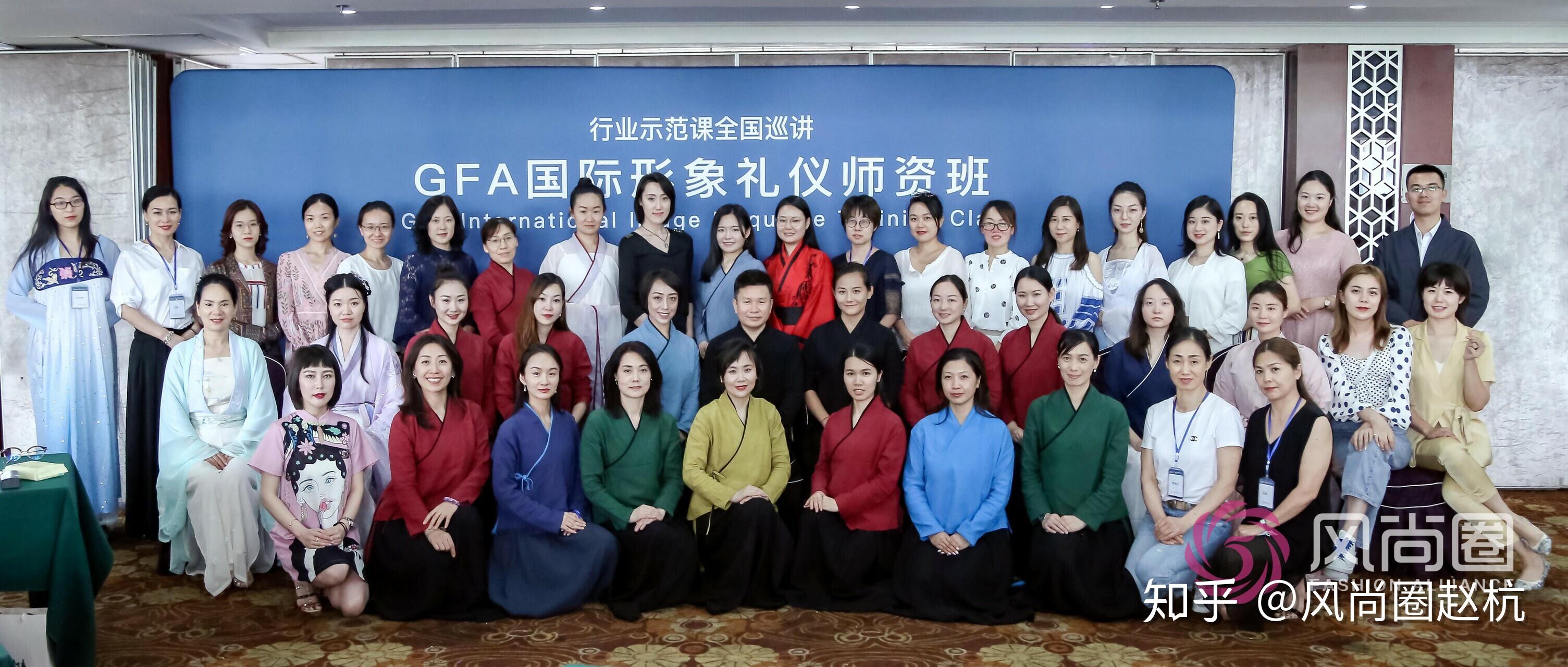 什么是礼仪的核心 v2-dd73edd21c112dccf241506b7dd6c7a8_r.jpg
