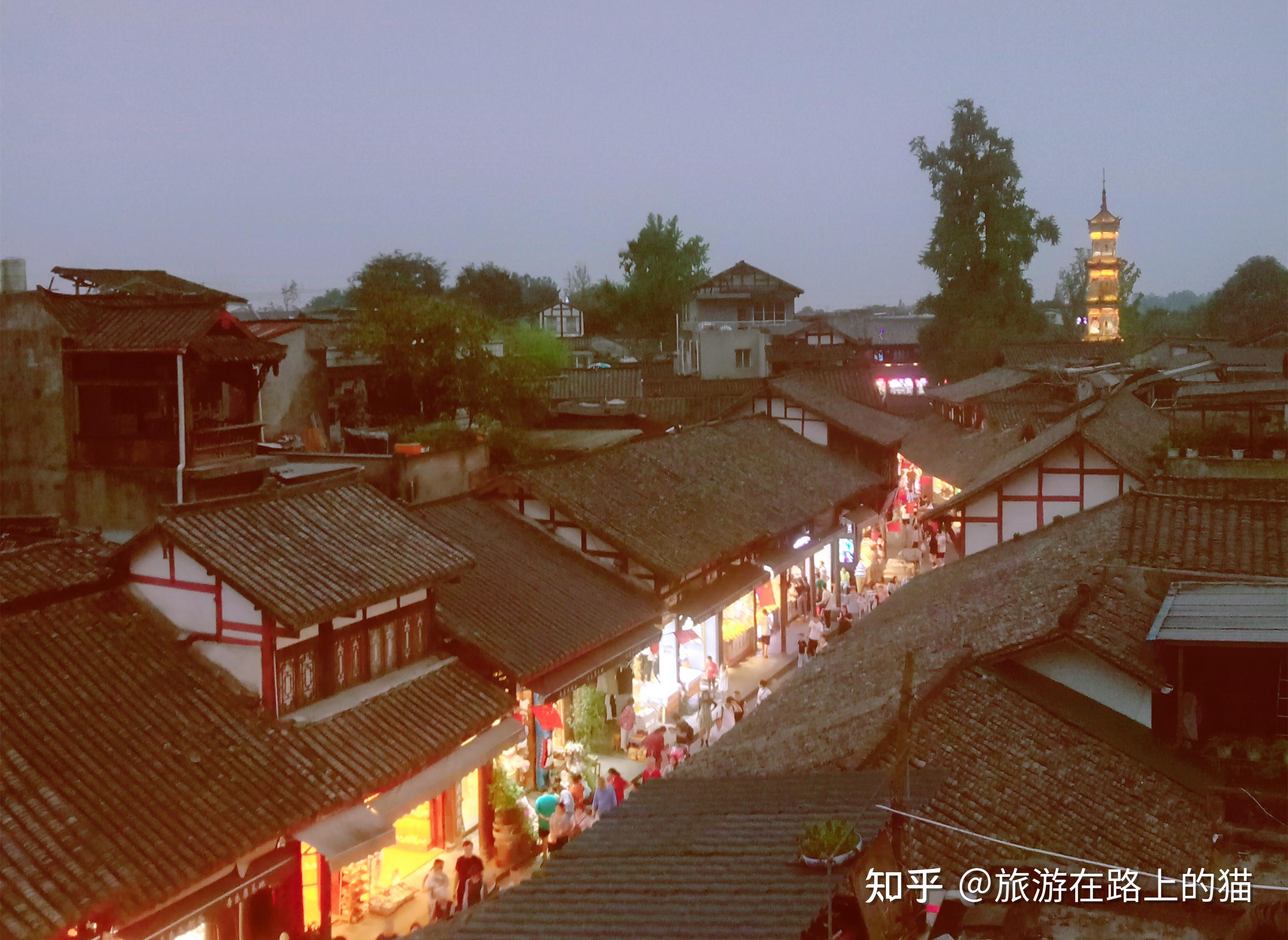 国庆哪里不堵青城山旁街子古镇