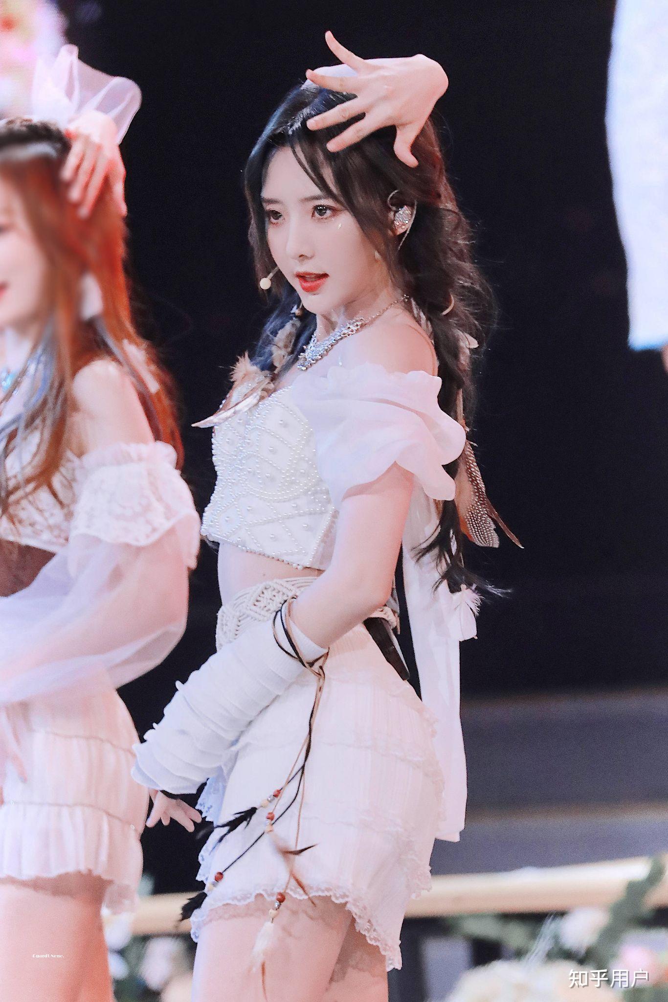 如果在硬糖,火少,折九,塞纳河中选12人组成新女团,你会选谁? - 知乎