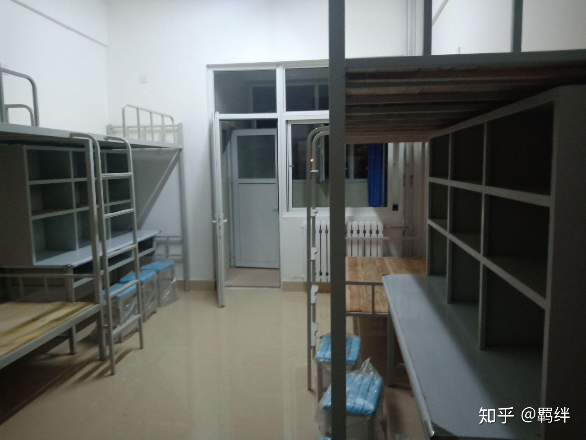 齐鲁师范学院有没有早操晚自习什么的,住宿环境和洗浴什么的条件可以