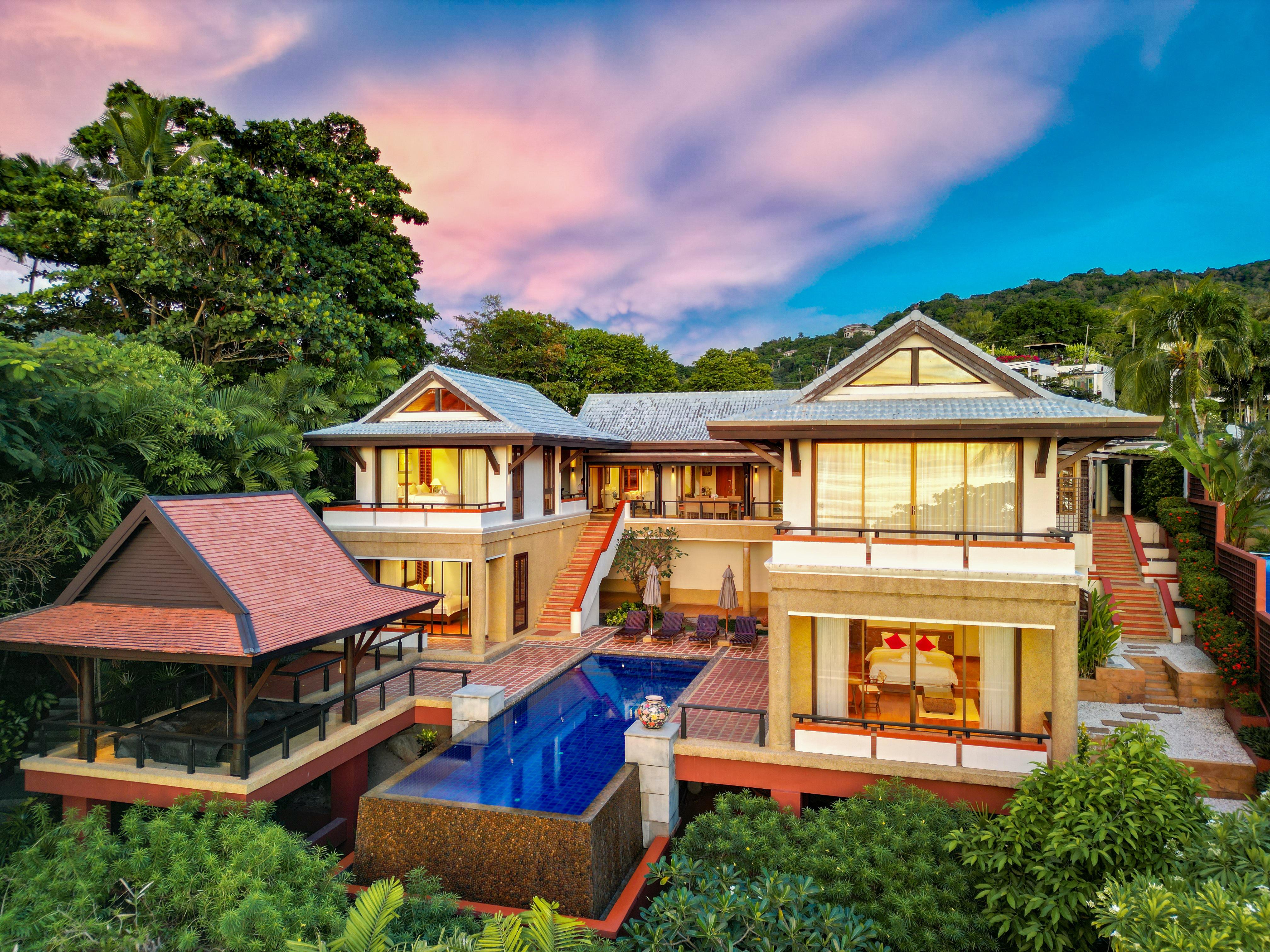 求推荐 泰国普吉岛卡塔海滩附近有可以住八个人的别墅吗?