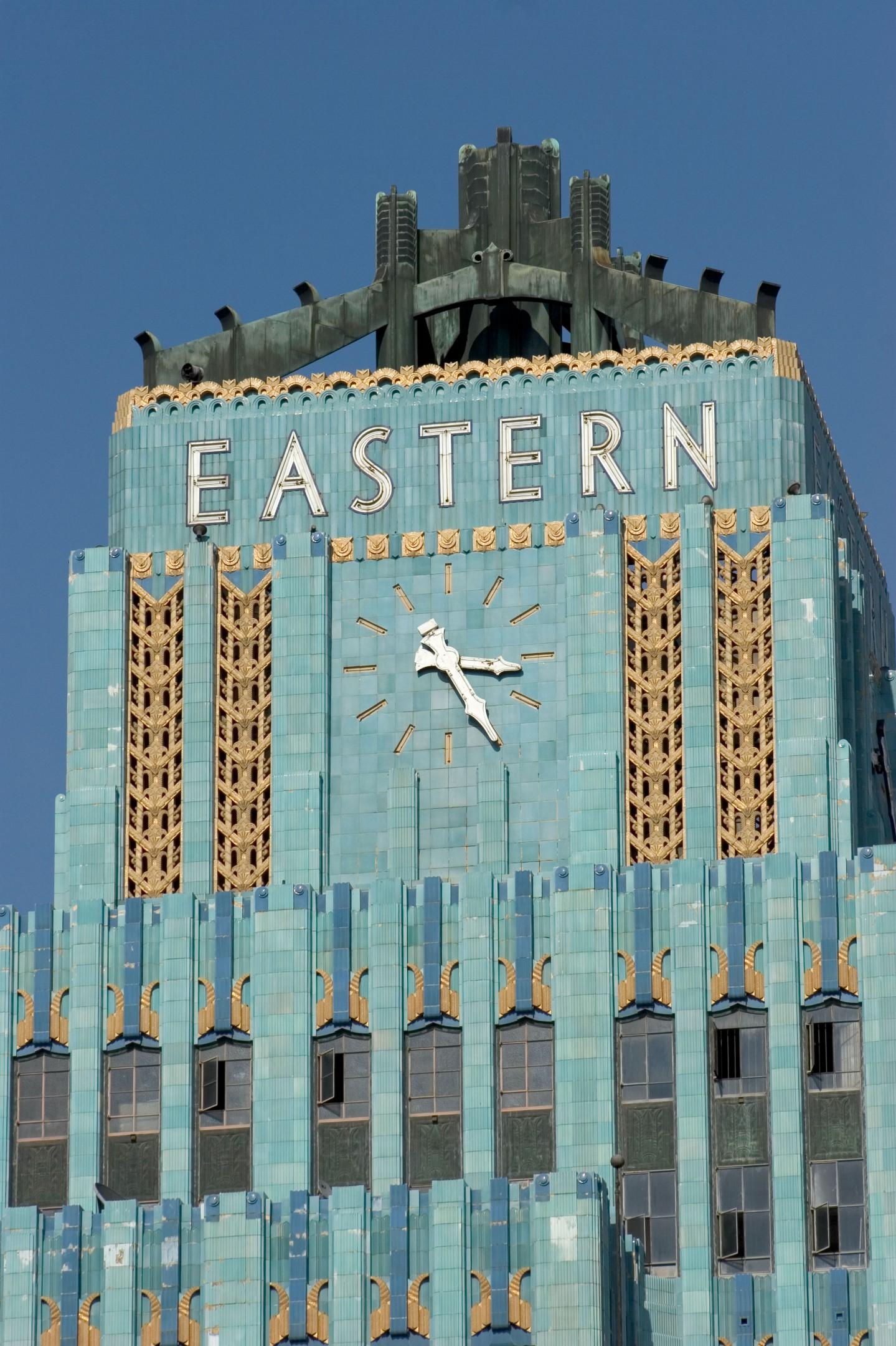 值得一提的包括东部中心大楼,前布洛克威尔希尔百货公司(现在是法学院