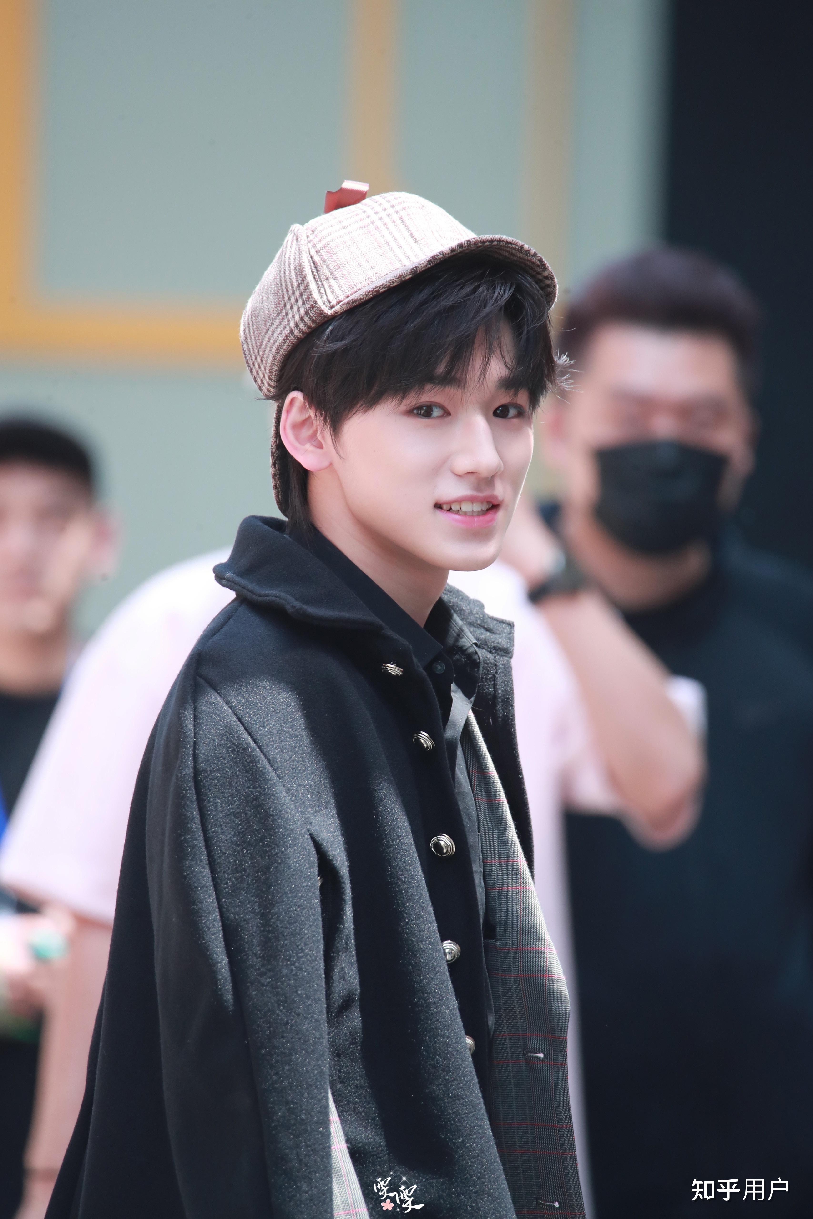 宋亚轩的颜值身材怎样大家可以给我点好图收收吗