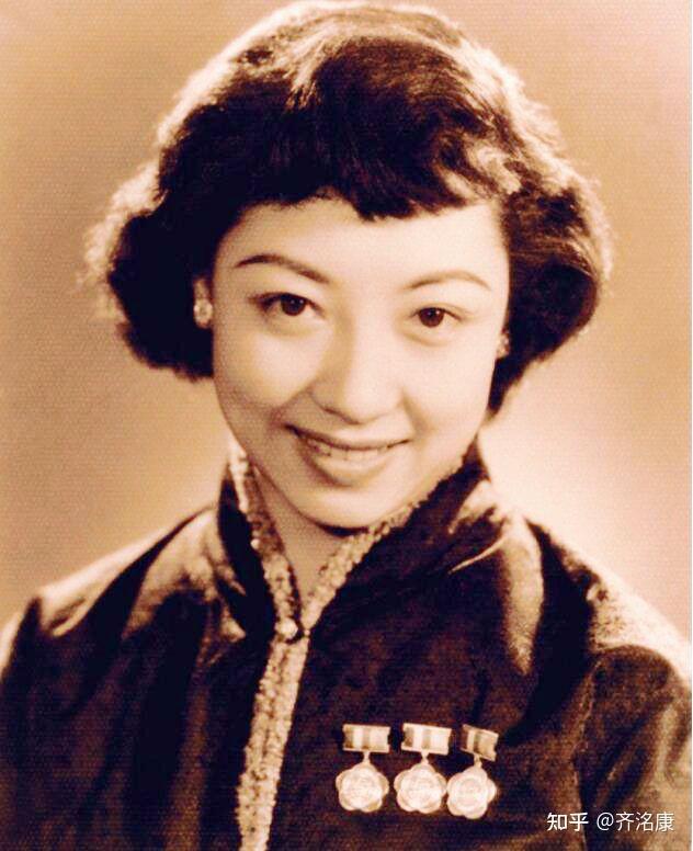 京剧表演艺术家杜近芳逝世享年89岁你对她和她的作品有哪些记忆