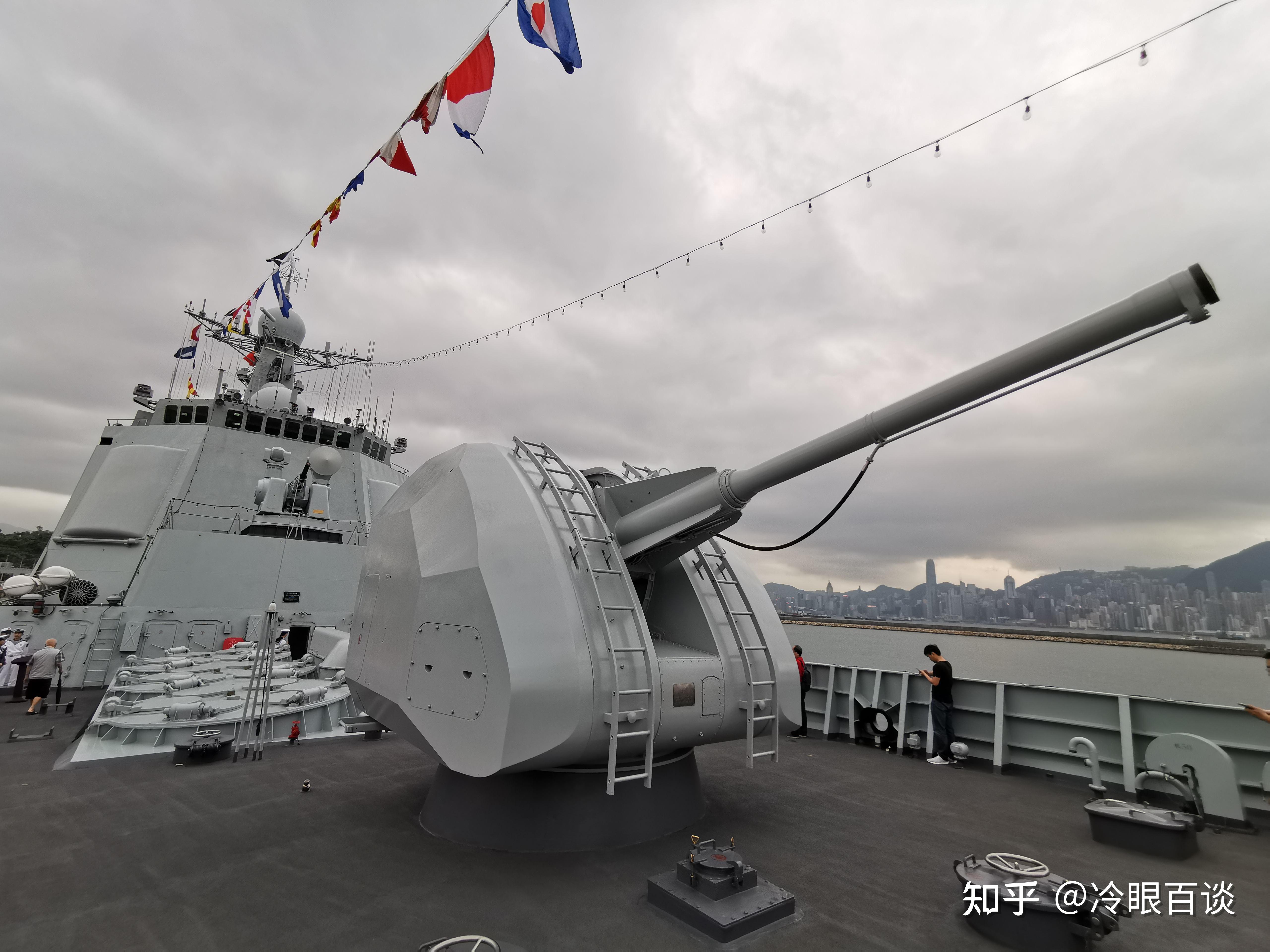 这时候,需要舰炮射击,把它引爆.