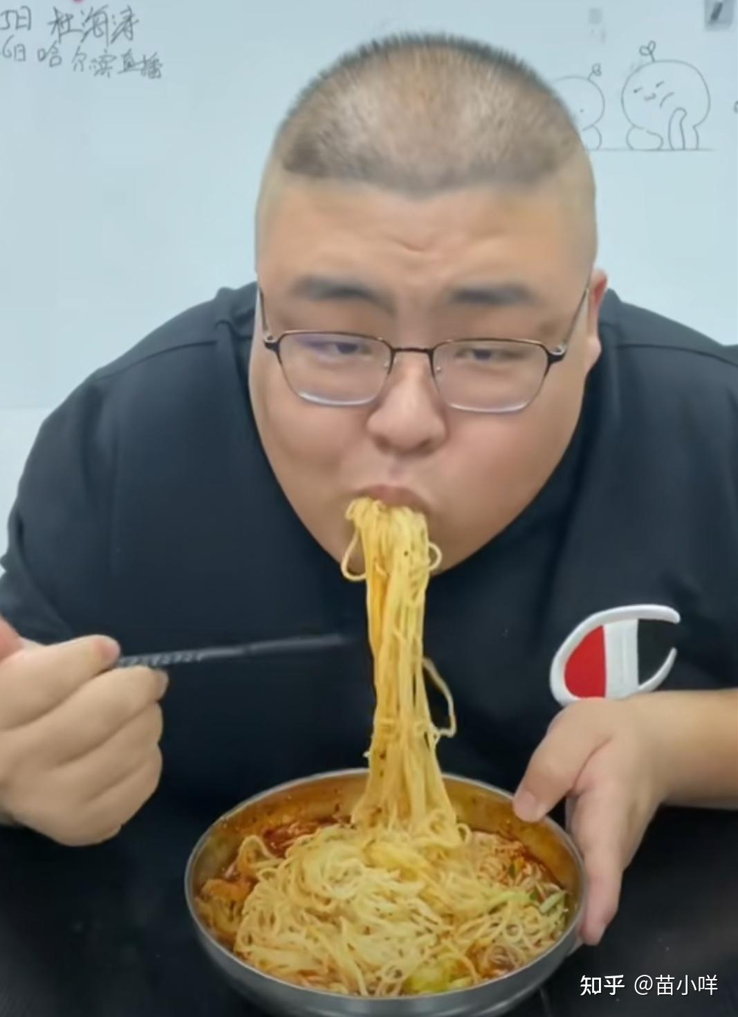 红雨团队发布美食博主泡泡龙因高强度工作去世一事你有哪些感触