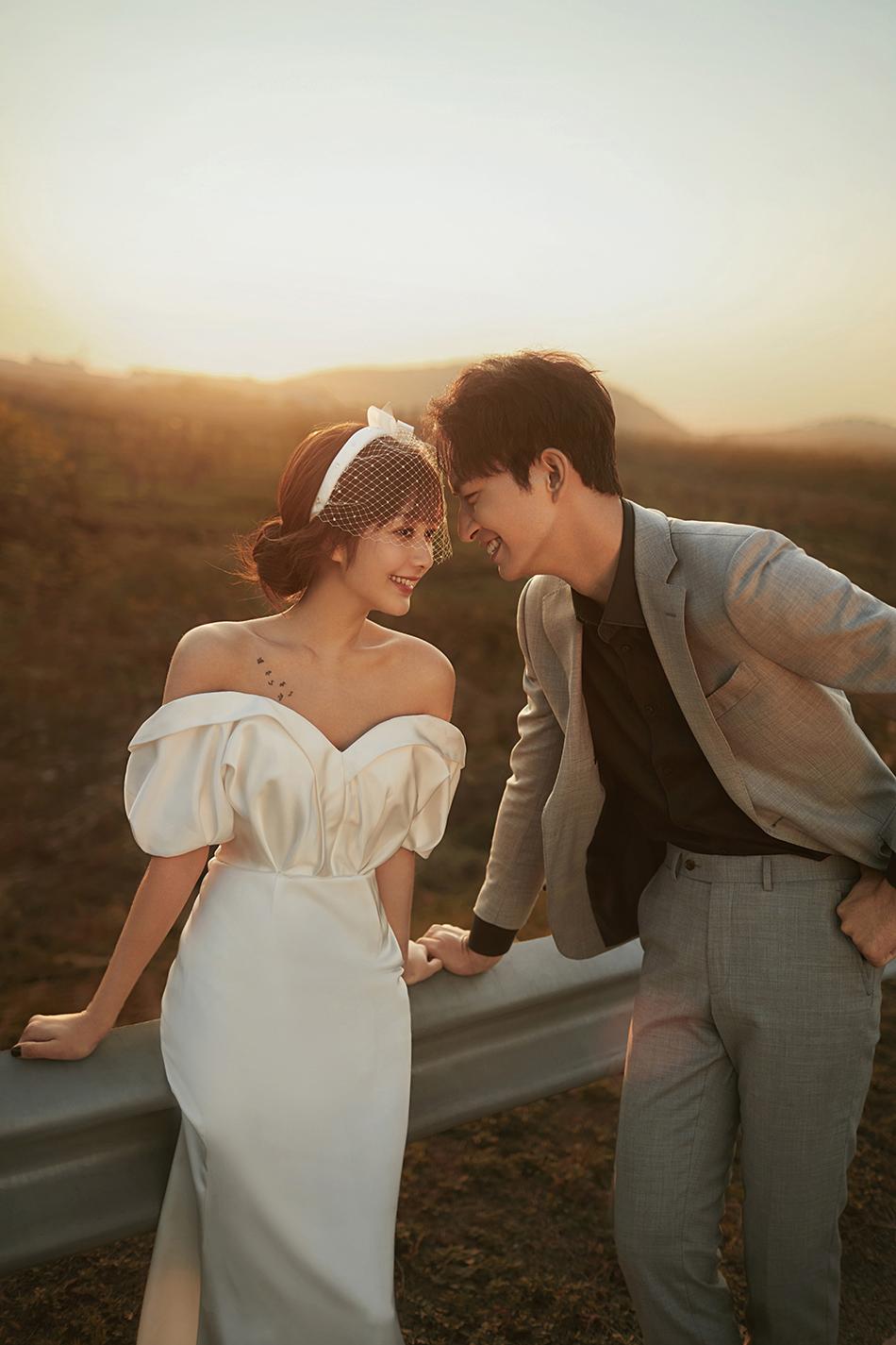 婚纱照外景上新秋冬季节独有的美